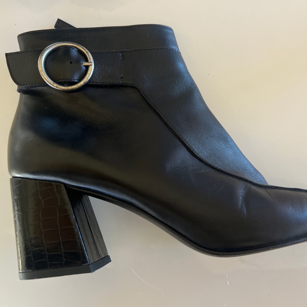 Freda Salvador Hendrix 65 Black Leather Ankle Boots 10 (runs small)